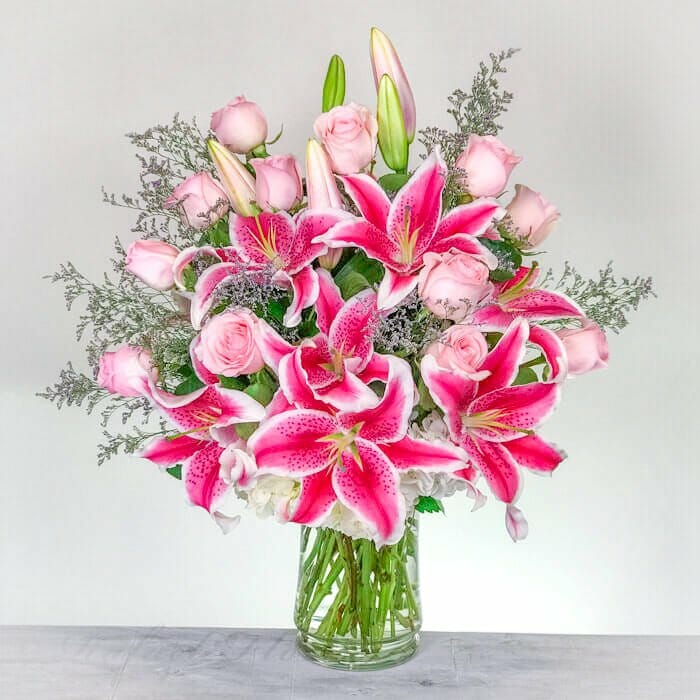 Hearts & Petals 💞 – Valentine’s Day Rose & Premium Lily Arrangement